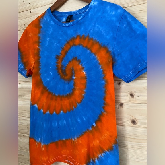 Small Unisex GILDAN Soft Style Blue Orange Spiral Tie-Dye Unique Handmade TShirt - Picture 2 of 8